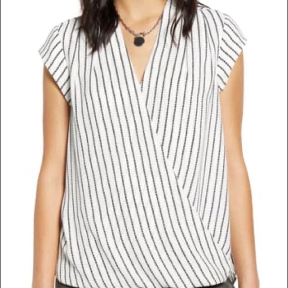 Halogen NEW Surplice Cap Sleeve Blouse Size Medium